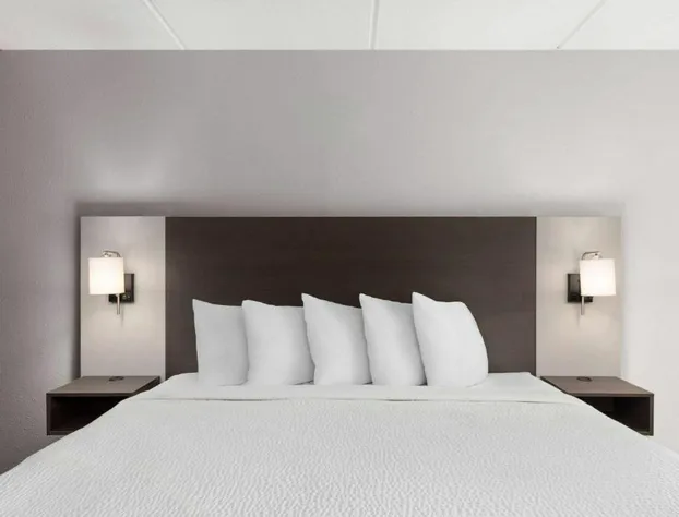 Ramada by Wyndham Bainbridge hotel detail image 1