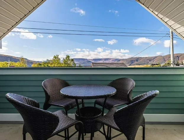 The Tides Inn hotel detail image 4