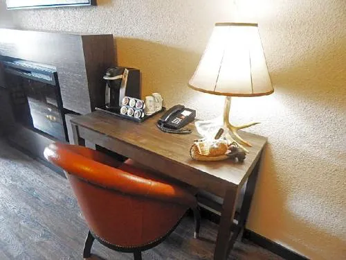 Ramada by Wyndham Copper River Inn hotel detail image 3