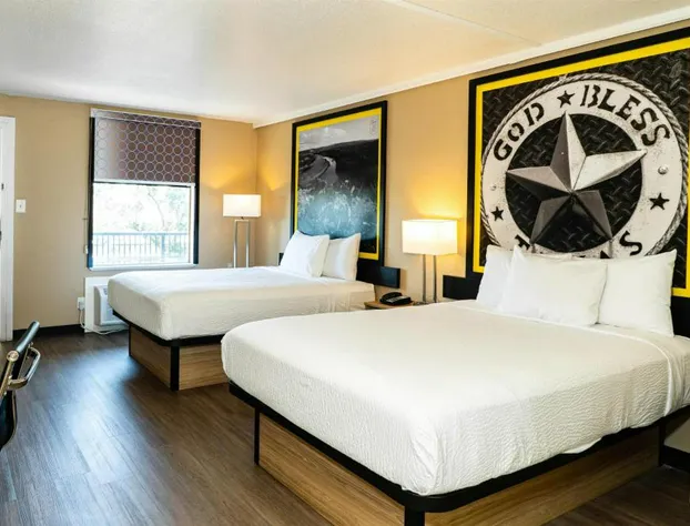 Super 8 by Wyndham Corpus Christi Airport hotel detail image 4