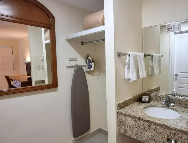 Express by Las Misiones hotel detail image 3