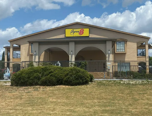 Super 8 by Wyndham Decatur Texas hotel detail image 2