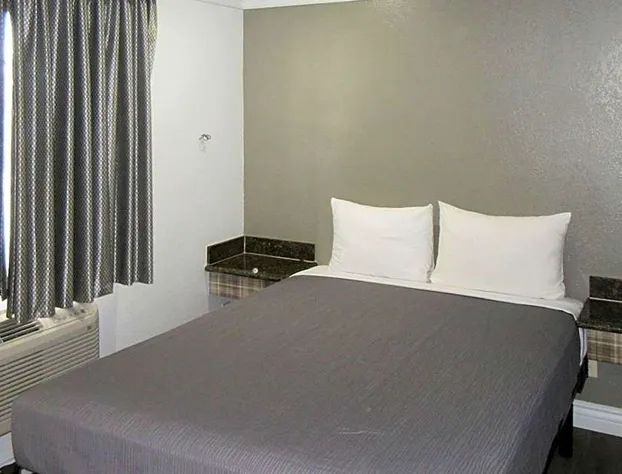 Rodeway Inn Commerce - Los Angeles hotel detail image 4