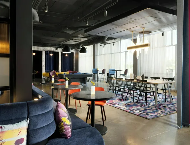 Aloft Waukee hotel detail image 3