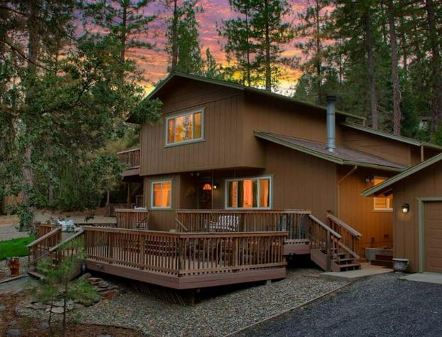 The Juniper Bear Lodge by BnB Yosemite hotel detail image 1