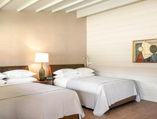 OTIS Harbor Springs hotel detail image 3