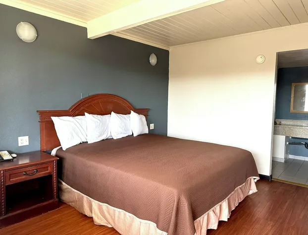 Regency Inn Fresno hotel detail image 4