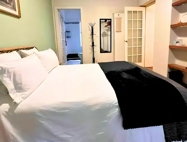 Sunny Condesa hotel detail image 2