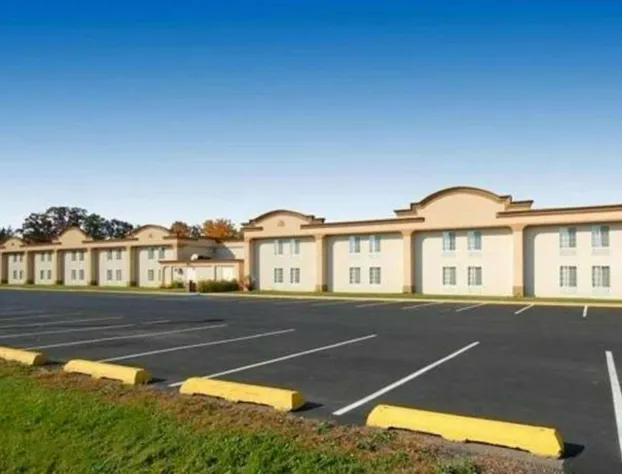 Quality Inn & Suites hotel detail image 4