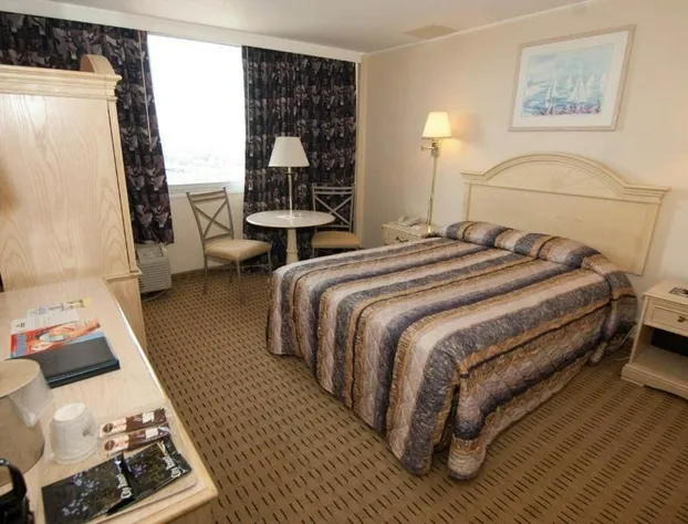 Ramada by Wyndham North Bergen hotel detail image 3