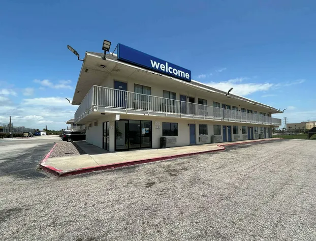 Studio 6 Galveston, TX hotel detail image 1