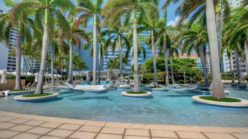 2 Bedroom OR King Studio Suites Four Seasons Hotel Miami Free Wi-Fi & Free Parking hotel detail image 1