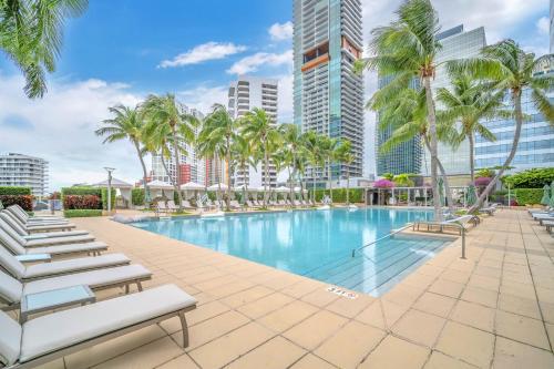 2 Bedroom OR King Studio Suites Four Seasons Hotel Miami Free Wi-Fi & Free Parking hotel detail image 3