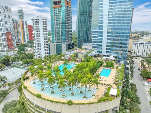 2 Bedroom OR King Studio Suites Four Seasons Hotel Miami Free Wi-Fi & Free Parking hotel detail image 4