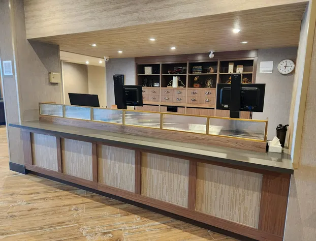 Four Points by Sheraton Point Edward Sarnia hotel detail image 4