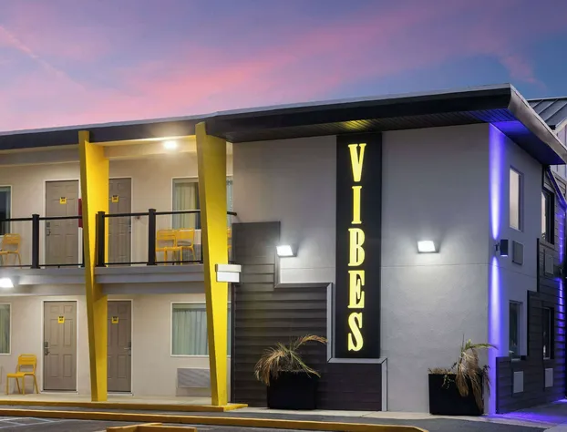 The Vibes Hotel, Trademark Collection by Wyndham hotel detail image 2
