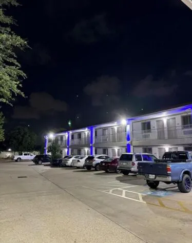 Luxury inn hotel detail image 2