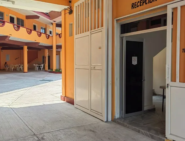 OYO Hotel La Playa hotel detail image 3