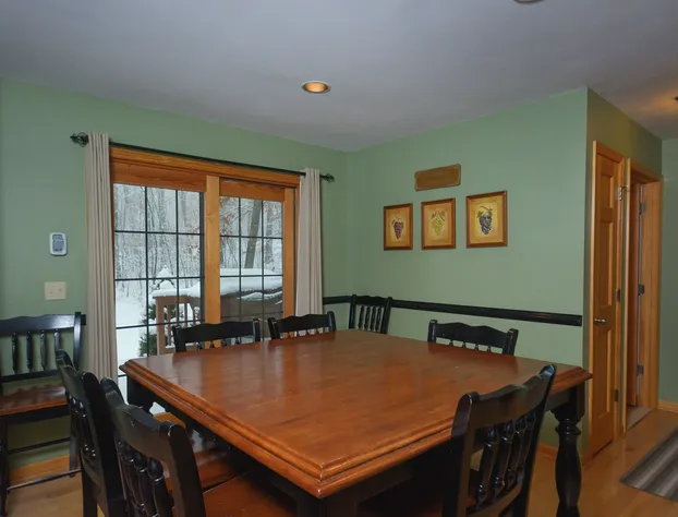 Sparky's Lodge by Taylor Made Deep Creek hotel detail image 1