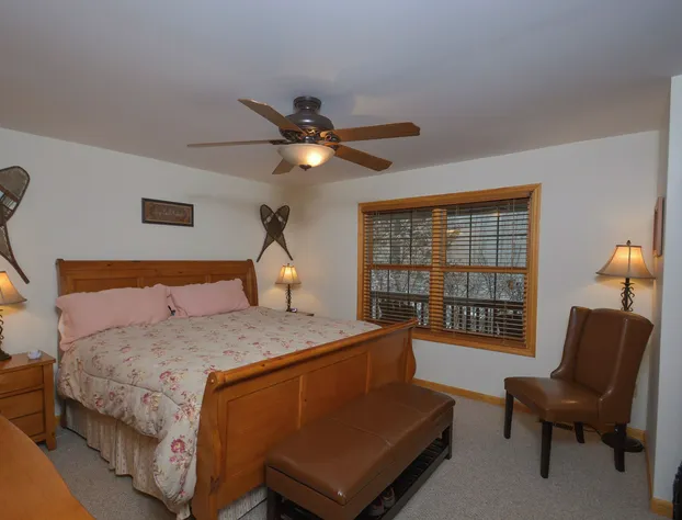 Sparky's Lodge by Taylor Made Deep Creek hotel detail image 3