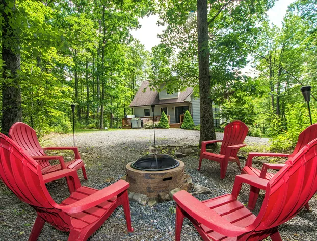 Sparky's Lodge by Taylor Made Deep Creek hotel detail image 4