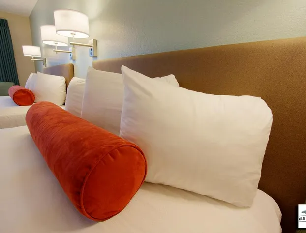 Super 8 by Wyndham Florence OR hotel detail image 1