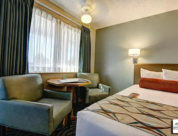 Super 8 by Wyndham Florence OR hotel detail image 3