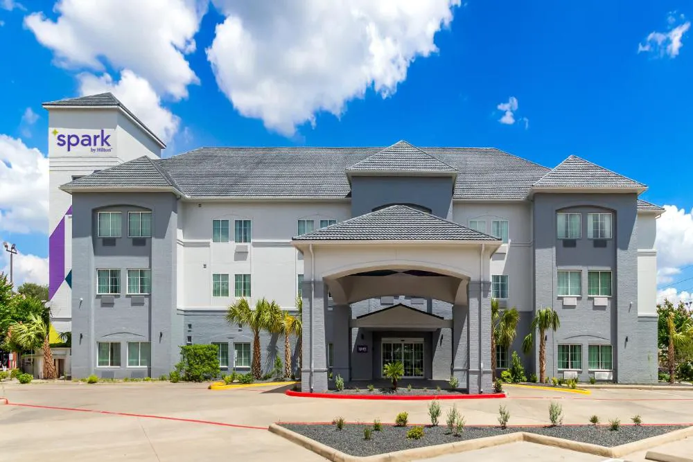 Spark by Hilton Missouri City hotel hero