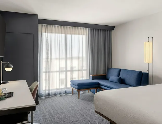 Courtyard by Marriott Milwaukee Brookfield at Poplar Creek hotel detail image 3