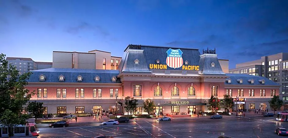 Asher Adams, Autograph Collection hotel hero