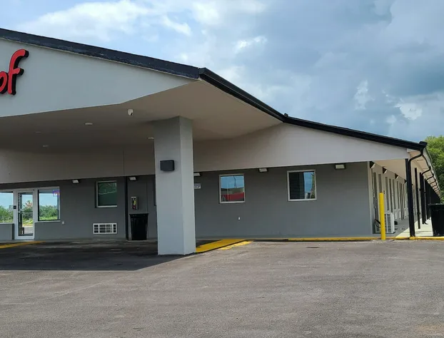 Red Roof Inn Byron hotel detail image 3