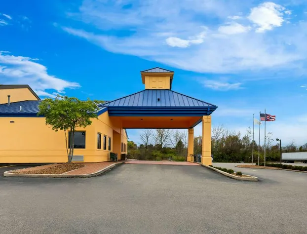 Suburban Studios Mason Near Kings Island hotel detail image 3