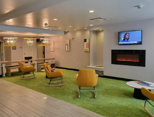 Spark by Hilton Erie hotel detail image 1