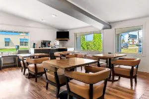 Rodeway Inn & Suites Saginaw I-675 hotel detail image 2