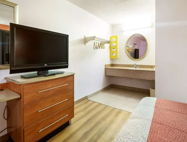 Motel6 Dayton Englewood hotel detail image 4