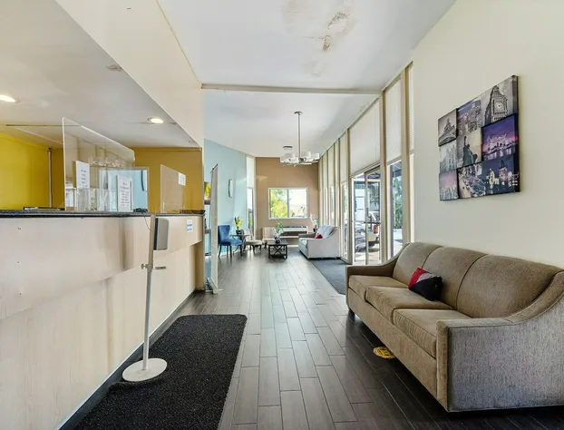 MC Pacific Inn & Suites hotel detail image 4