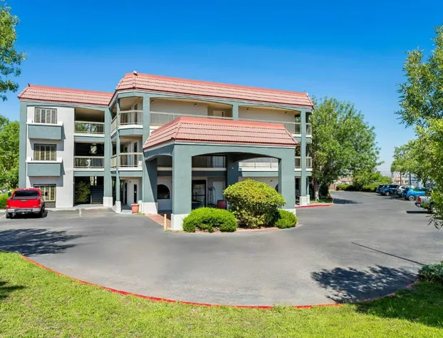 Quality Inn & Suites Sunport Airport Albuquerque hotel detail image 4