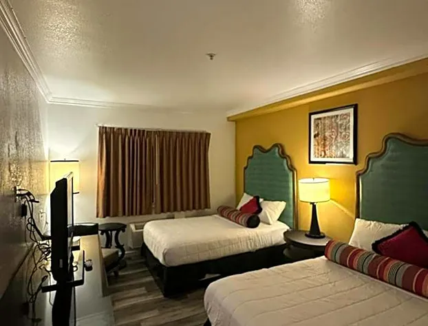 Howard Johnson by Wyndham Bakersfield hotel detail image 1