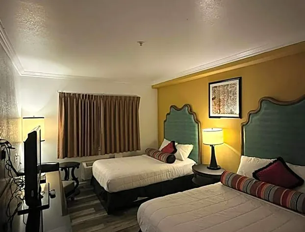 Howard Johnson by Wyndham Bakersfield hotel detail image 2