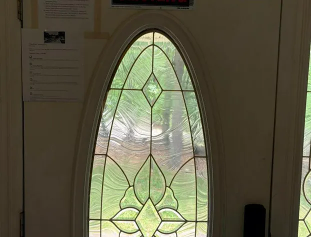 Cheerful 5-bedroom resort with heated pool hotel detail image 4