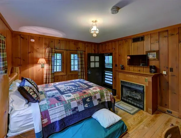 White Pines Lodge hotel detail image 3