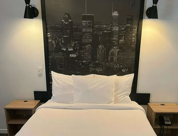 Super 8 by Wyndham Montreal hotel detail image 3