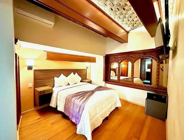 Suites del Jardin Principal hotel detail image 3