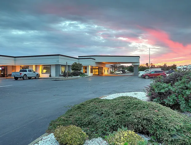 The Lux Hotel & Conference Center, an Ascend Collection Hotel hotel detail image 1