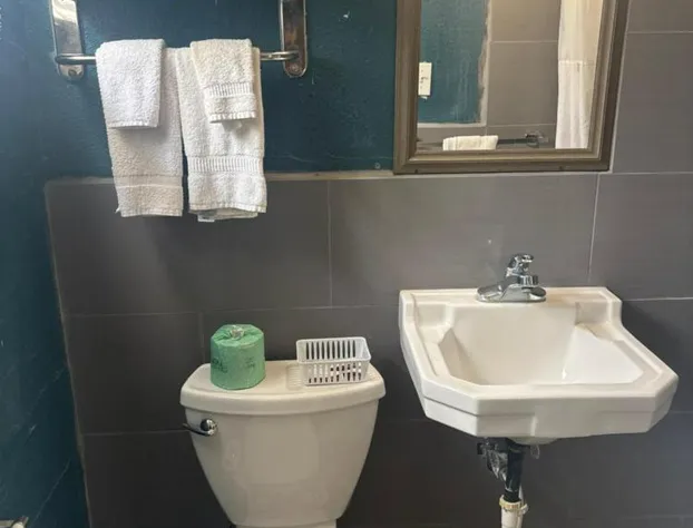 Budget Inn hotel detail image 4