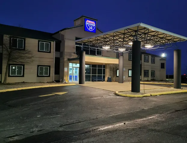 Modern Stay 39 Lakeview By OYO Minonk Garden hotel detail image 1