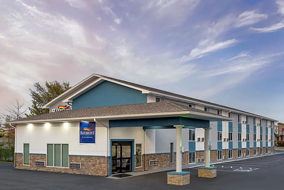 Baymont by Wyndham Liberty MO hotel hero