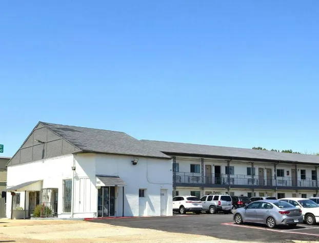 Exclusivo Inn by OYO Grand Prairie, TX hotel detail image 1