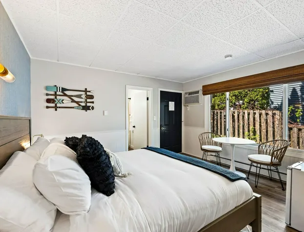 Fresh Coast Motel hotel detail image 4