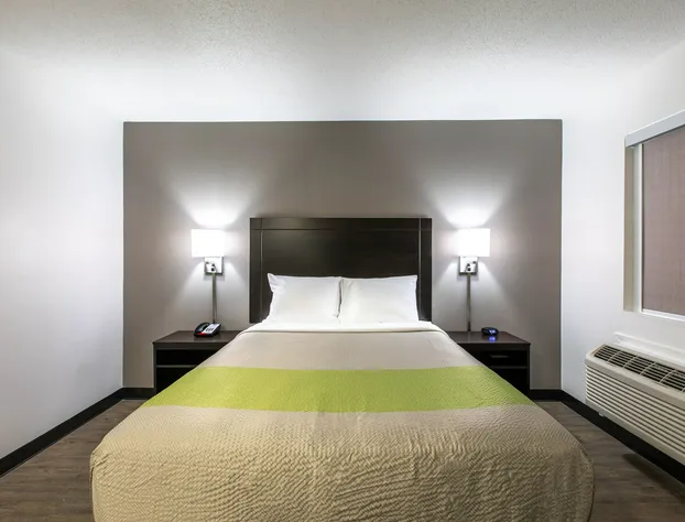 Studio 6 Greenville, SC - I-85 Near Downtown hotel detail image 3